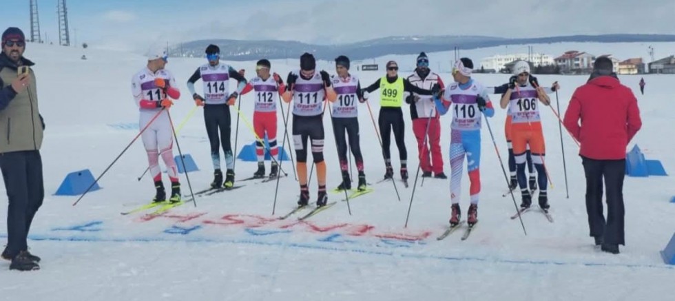 Kayaklı koşu müsabakaları Sarıkamış’ta tamamlandı
