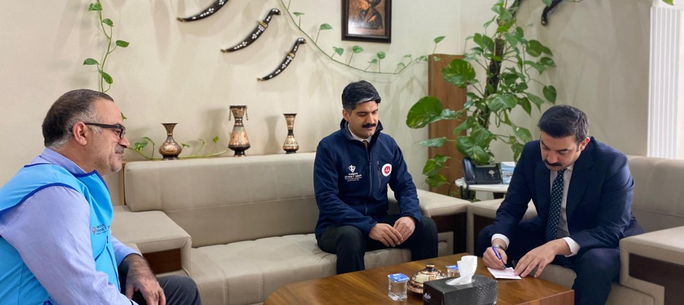 Kaymakam Akköz'den Diyanet Vakfı’na Kurban Bağışı