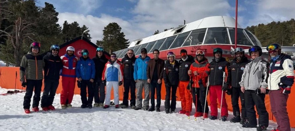 Kaymakam Aslantatar’dan Snowboard Antrenörlük eğitmenlerine ziyaret