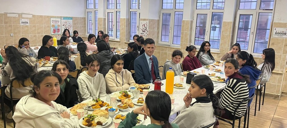 Kaymakam Öğrencilerle İftar Sofrasında Buluştu