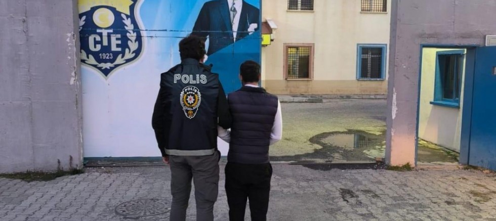 Kendisini Banka Görevlisi Olarak Tanıtan Dolandırıcı Yakalandı