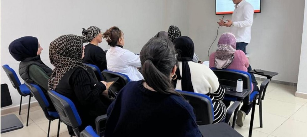 Kursiyerlere Dijital Okuryazarlık Eğitimi