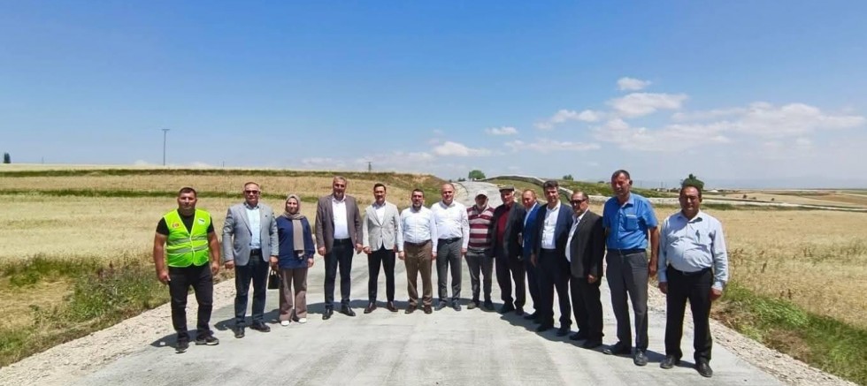 Milletvekili Adem Çalkın, yol çalışmalarını yerinde inceledi