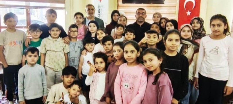Milletvekili Çalkın, Kars İlim Yayma Cemiyeti’nde Gençlerle Buluştu