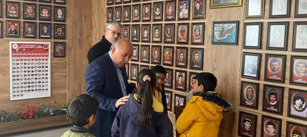 Minik Yüreklerden Büyük Vefa: Kars’ta Anlamlı 18 Mart Ziyareti