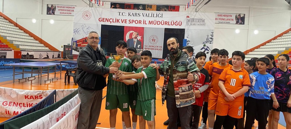 Okullar arası yıldızlar masa tenisi müsabakaları tamamlandı