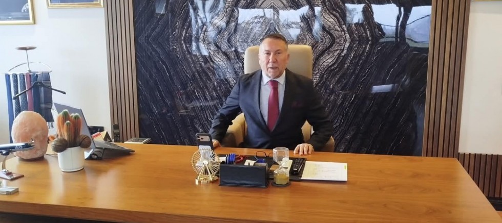 Remzi Aras’tan Atatürk’ün Kars’a Gelişinin 102. Yıl Dönümü Mesajı