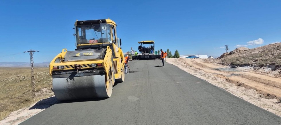 Sarıkamış Asboğa Köyü’nün 1,2 Kilometrelik Beton Yolu Tamamlandı