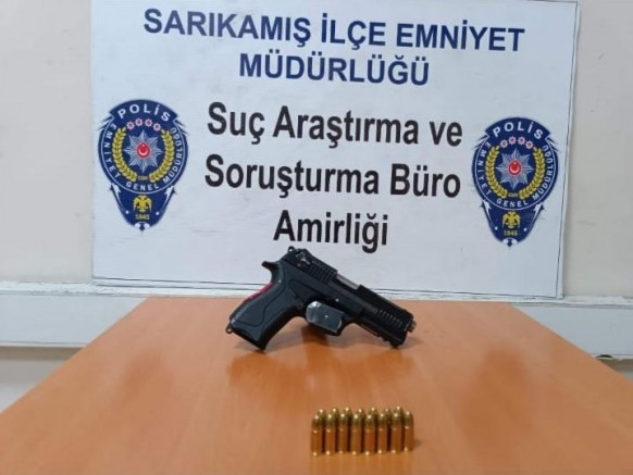 Sarıkamış'taki Denetimde Ruhsatsız Silah Ele Geçirildi