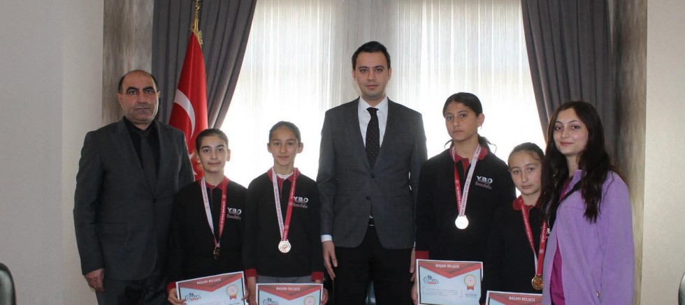 Selim’in Şampiyon Öğrencilerinden Kaymakam Semiz’e Ziyaret