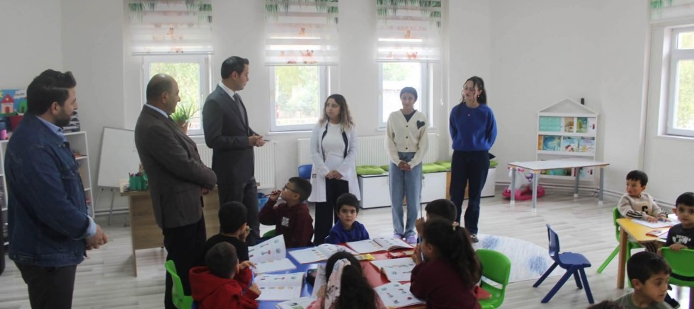 Selim Kaymakamı Semiz’den Anaokuluna Ziyaret