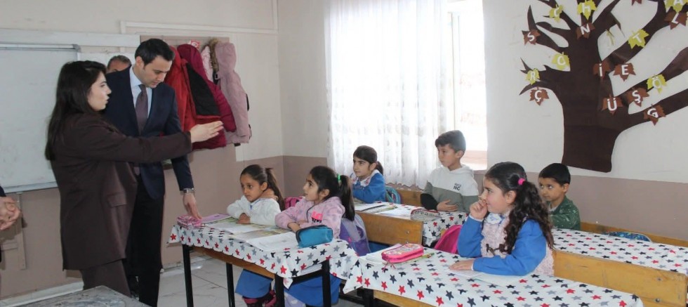Selim Kaymakamı Semiz’den Köy Okullarına Ziyaret