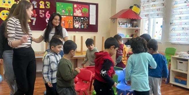 Serhat Yurdu öğrencilerinden anasınıfı miniklerle renkli buluşma