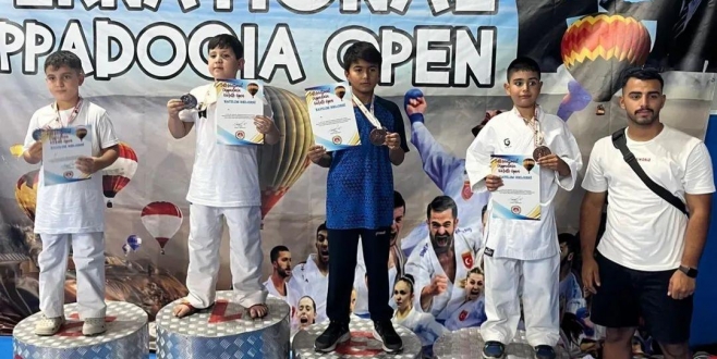 Sporcular Karate Şampiyonası’ndan Madalyalarla Döndü
