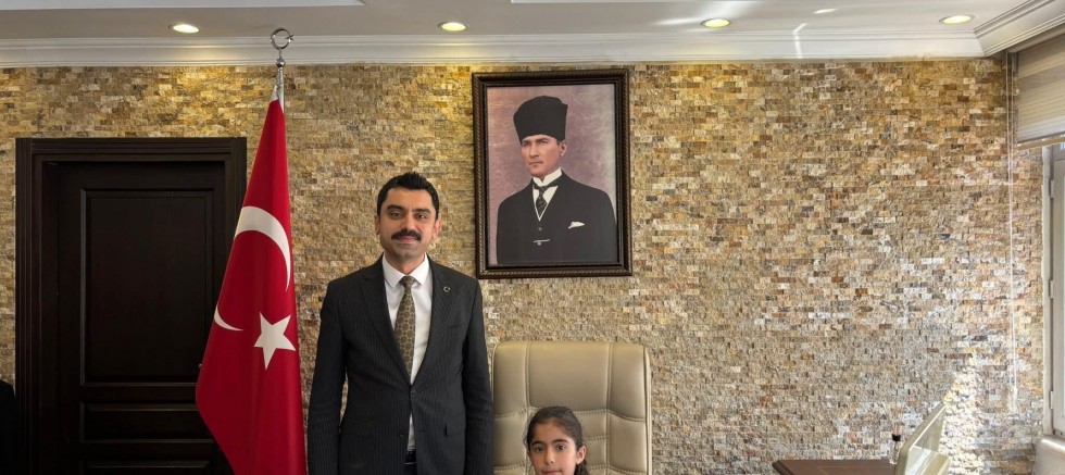 Susuz’da Minik Kaymakamlar Göreve Temsili Olarak Başladı