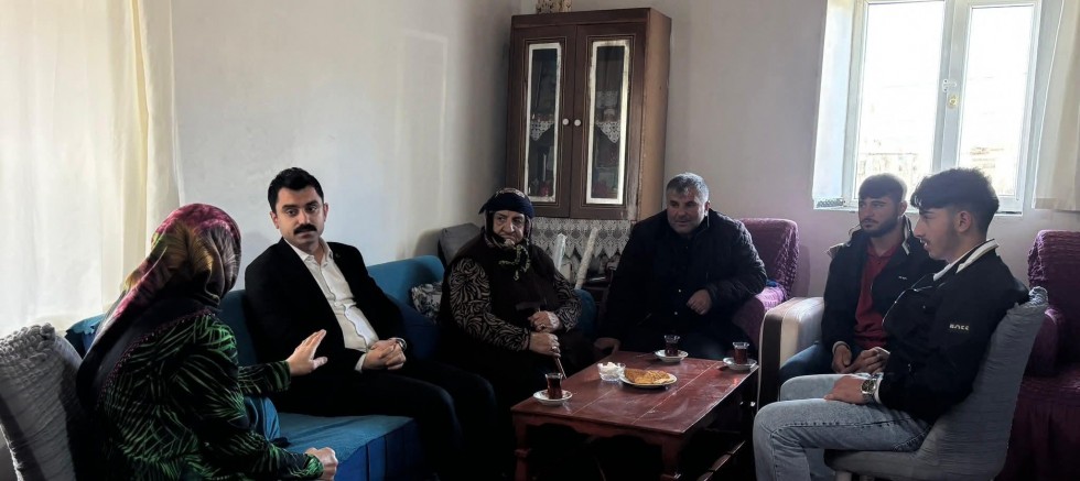 Susuz Kaymakamı Tutal’dan Şehit Ailesine Bayram Ziyareti
