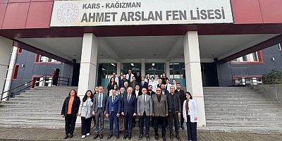 Ahmet Arslan, Kağızman Ahmet Arslan Fen Lisesi’ni Ziyaret Etti