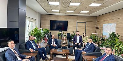 AK Parti Kars Heyeti, Karayolları 18. Bölge Müdürü Hakan Yenilmez’i Ziyaret Etti 