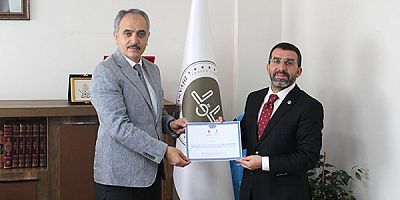 AK Parti Kars Milletvekili Adem Çalkın, Türkiye Diyanet Vakfına Kurban bağışında bulundu