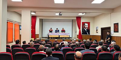 Arpaçay'da Muhtarlara Tarımsal Bilgilendirme Toplantısı Düzenlendi