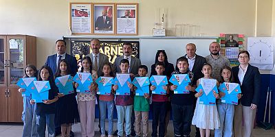 Arpaçay’da Öğrencilerin Karne Sevinci