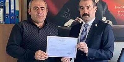 Arpaçay Kaymakamı Akköz, başarılı personellere Belge verdi