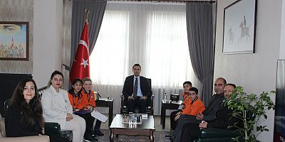 Atatürk İlkokulu Öğrencilerinden Kaymakama Anlamlı Ziyaret