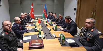 Azerbaycan-Türkiye-Gürcistan Savunma Bakanları Şuşa’da Bir Araya Geldi