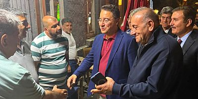 Babacan’a Kars’ta yoğun ilgi: Esnaf ve vatandaşlarla gece buluşması