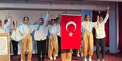 BAĞIMSIZLIK MEŞALESİ GENÇLERİN ELLERİNDE YENİDEN PARLADI