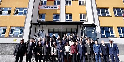 Bakan Tekin, Sarıkamış Fen Lisesi’nde öğrencilerle buluştu