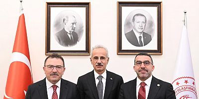 Bakan Uraloğlu, Altunok ve Çalkın Gazi Meclis'te Bir Araya Geldi