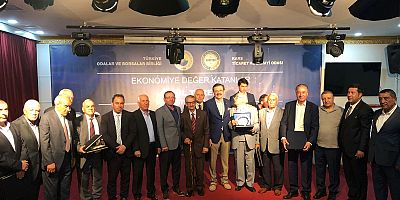 Başkan Hisarcıklıoğlu, “Ekonomiye Değer Katanlar Ödül Töreni”ne katıldı