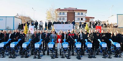 Baskil’de Çiftçilere 100 Adet Dizel Çapa Makinesi Dağıtıldı