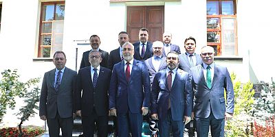 Çalışma ve Sosyal Güvenlik Bakanı Vedat Işıkhan Kars’ta