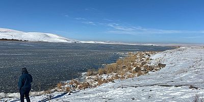 Çıldır Gölü dondu