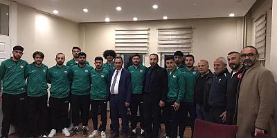 Cumhur İttifakı Adayı Prof. Dr. Senger Kars Spor yönetici ve futbolcuları Ziyaret Etti