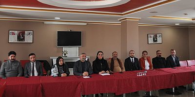 DEM Parti’nin Kars Belediye Eş Başkan adayları basınla buluştu