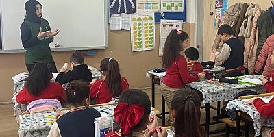 Ders zili yeniden çaldı: 18 milyon öğrenci ders başı yaptı