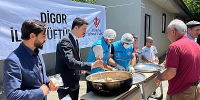 Digor'da Muharrem Ayı Dolayısıyla Aşura Dağıtıldı