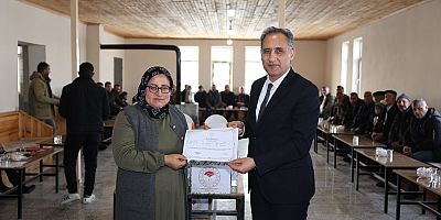 Digor Kocaköy köyü'nde 20 kadın çiftçiye sertifikaları verildi