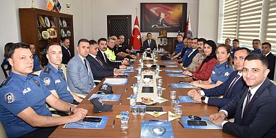 Emniyet Müdürü Tombul, Değerlendirme Toplantısı Gerçekleştirdi