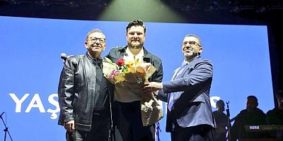 Gazi Kars'ta On Binlerce Kişi Ekin Uzunlar Konserinde Buluştu