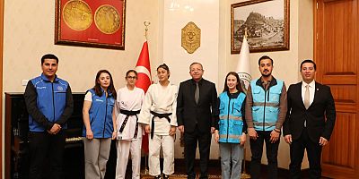 Gençlik Haftası kapsamında Gençlerden Vali Polat'a ziyaret