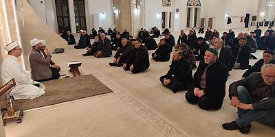 Hacı Adayları Kutsal Topraklara Dualarla Uğurlandı