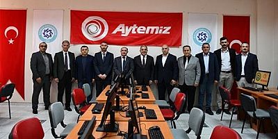 Hayırsever İş İnsanı Dr. Hüseyin Aytemiz'den KAÜ'ye Teknoloji Sınıfı Bağışı 