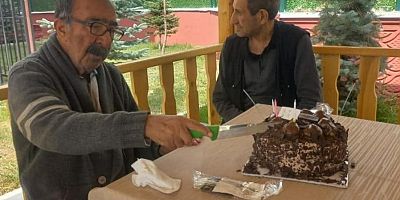 Huzurevinde Doğum Günü Mutluluğu Büyüklerimizin Gözlerinden Okundu