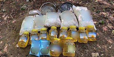 Kars Jandarma ekipleri PKK'ya ait yaşam malzemesi ele geçirdi