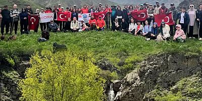 Kağızman doğasında 66 doğasever zorlu parkuru tamamladı