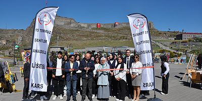 Kars 15 Temmuz Şehitler Anadolu Lisesi'nden Karma Resim Sergisi
